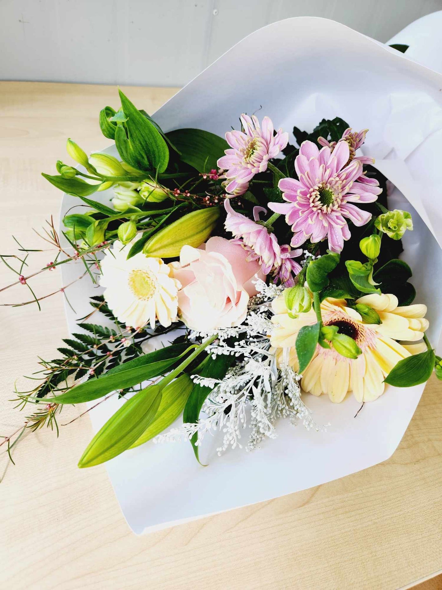 Fresh seasonal flower bouquets, made with fresh first grade flowers. Everbloom floral studio your local mount maunganui florist