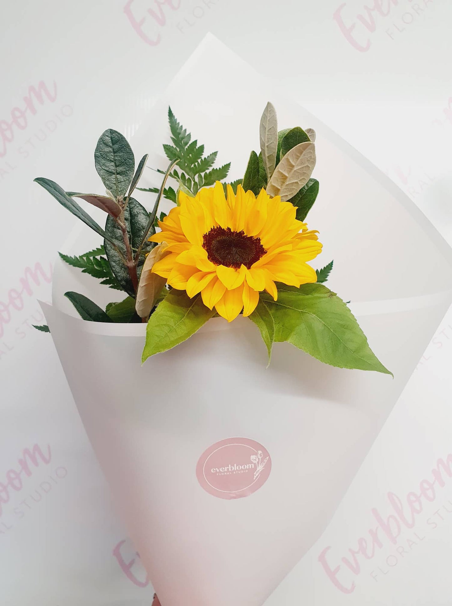 Single sunflowers are a great little gift to say thinking of you, get well, or simply to put a smile on someones face. Offering same day flower delivery to Mount Maunganui, Papamoa and Tauranga. Everbloom floral studio your local bayfair florist nga.