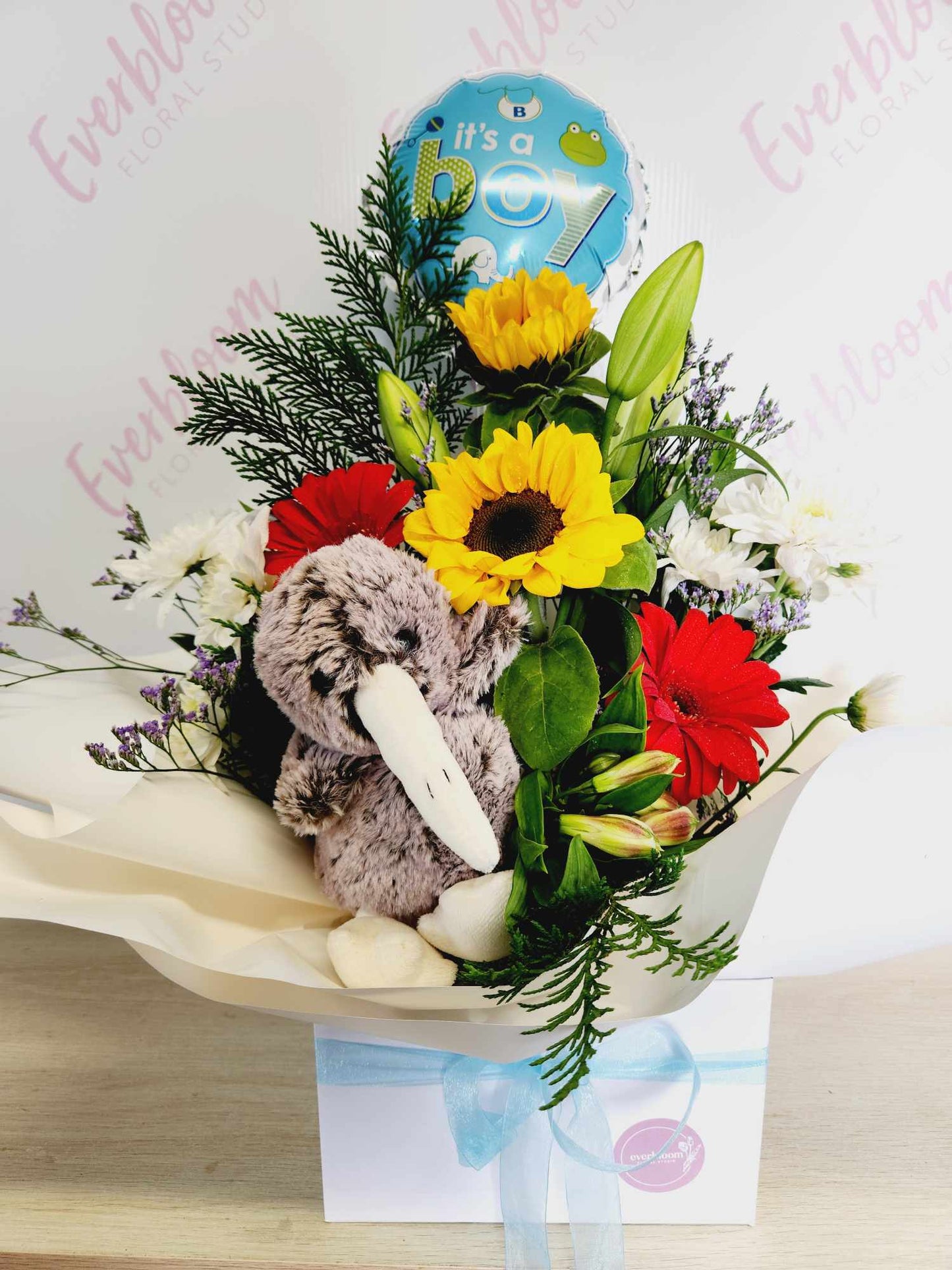 A happy bouquets of sunflowers, this bunch with bring happiness and a bit of sunshine to anyone's day. Send a bouquets of sunflowers today to that someone special in your life. Same day flower delivery from our everbloom floral studio in the sunny Mount Maunganui