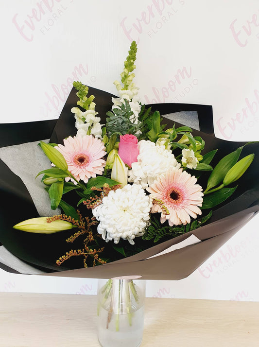 Fresh seasonal flower bouquets, made with fresh first grade flowers. Everbloom floral studio your local mount maunganui florist